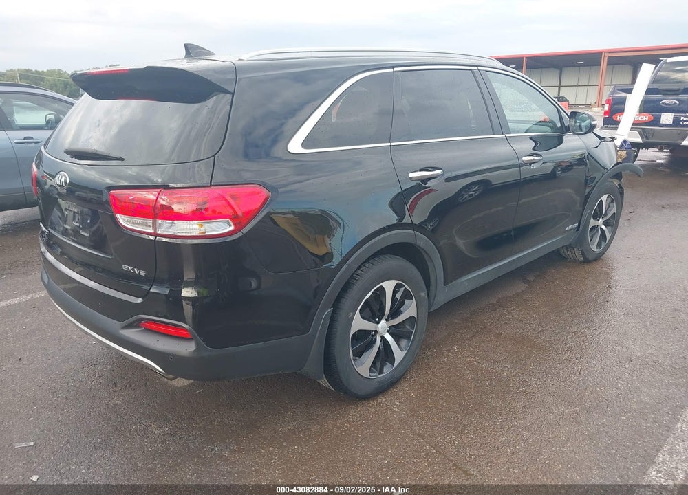 2017 KIA SORENTO VIN: 5XYPHDA53HG313543