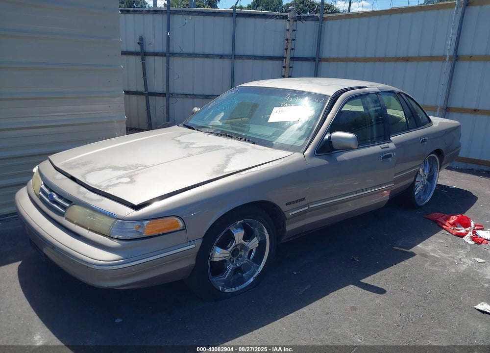 1995 FORD CROWN VICTORIA LX VIN: 2FALP74W8SX206290