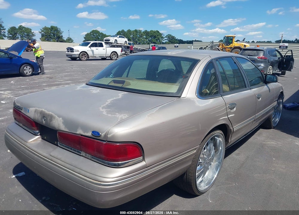 1995 FORD CROWN VICTORIA LX VIN: 2FALP74W8SX206290