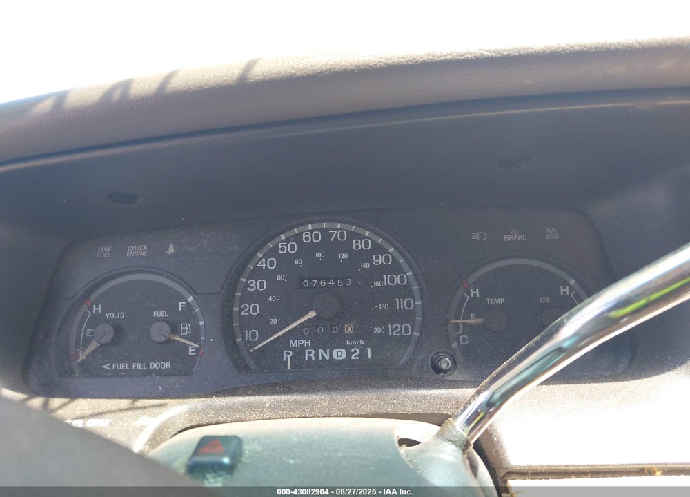 1995 FORD CROWN VICTORIA LX VIN: 2FALP74W8SX206290