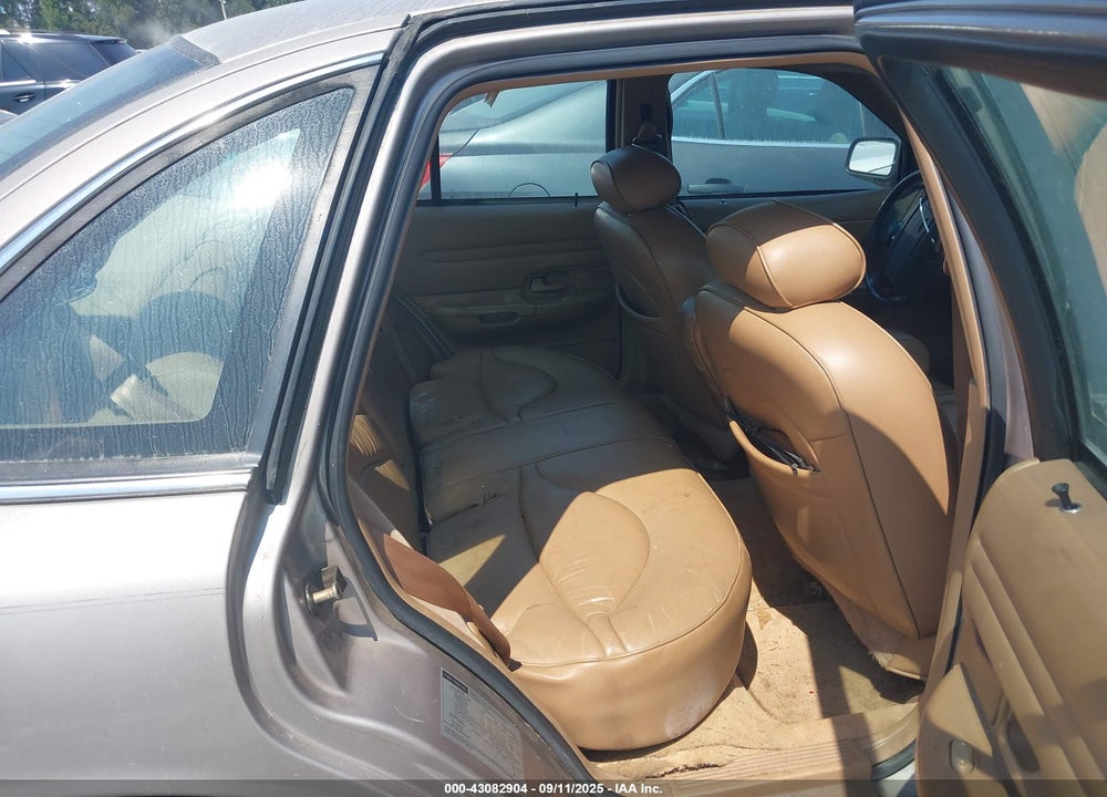 1995 FORD CROWN VICTORIA LX VIN: 2FALP74W8SX206290
