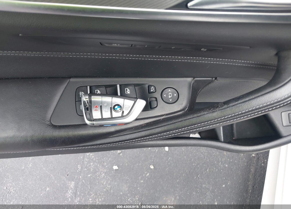 2019 BMW M5 VIN: WBSJF0C50KB285762