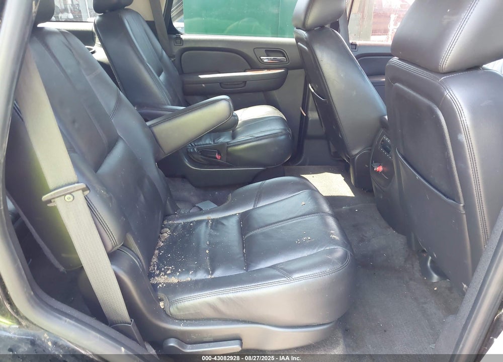 2010 CHEVROLET TAHOE VIN: 1GNMCBE38AR227884