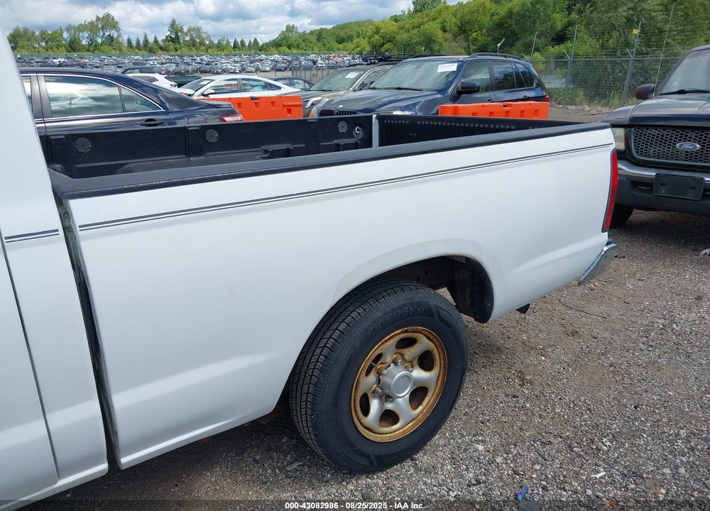 2000 NISSAN FRONTIER XE VIN: 1N6DD21S1YC396142