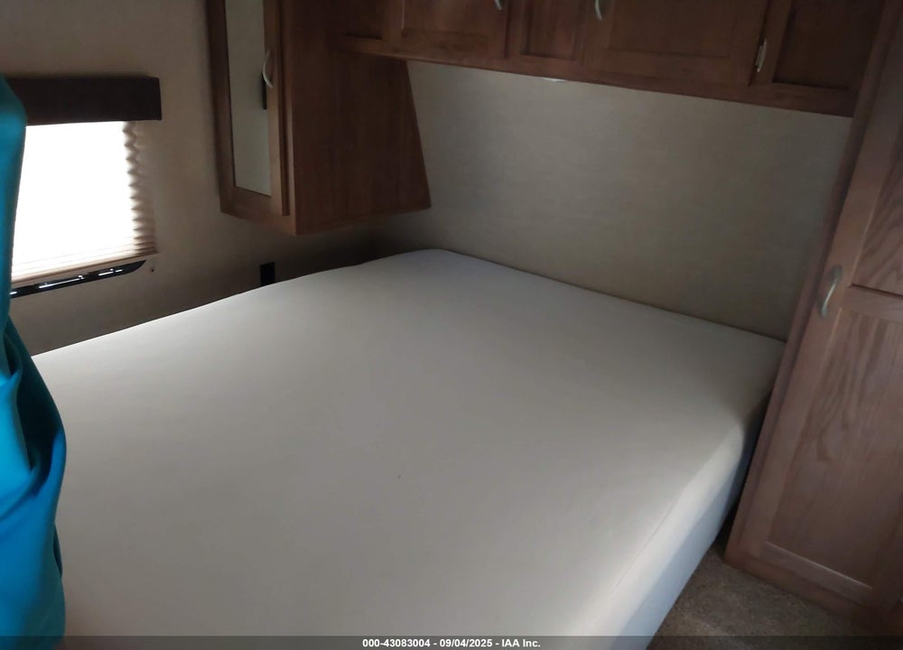 2018 GULF STREAM KINGSPORT VIN: 1NL1G3026J1130535