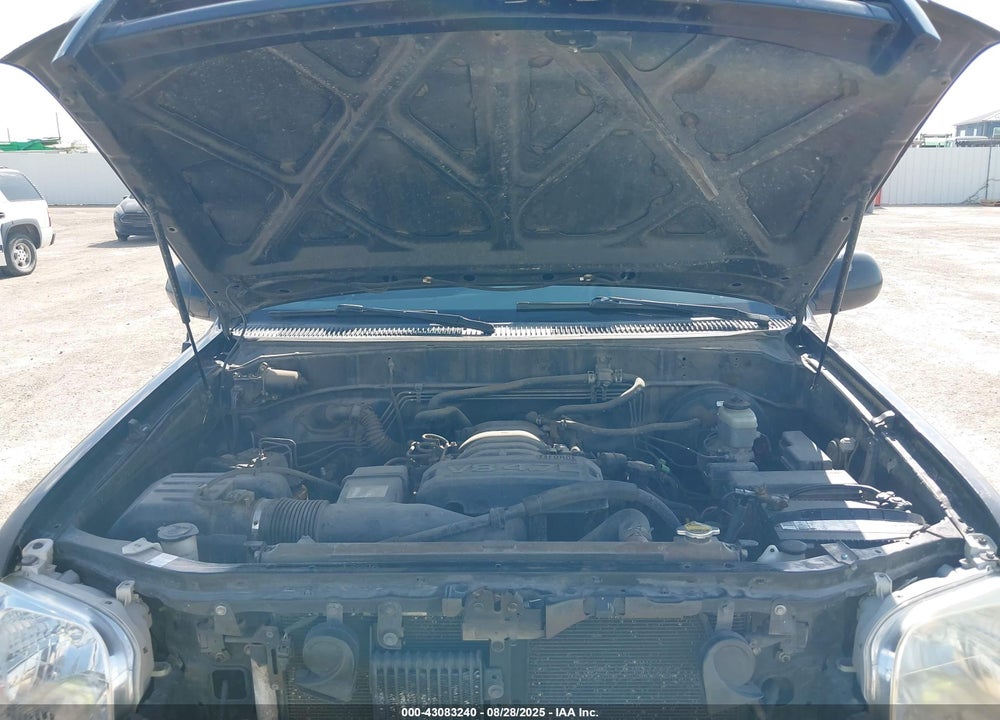 2005 TOYOTA TUNDRA LIMITED V8 VIN: 5TBDT48185S485496