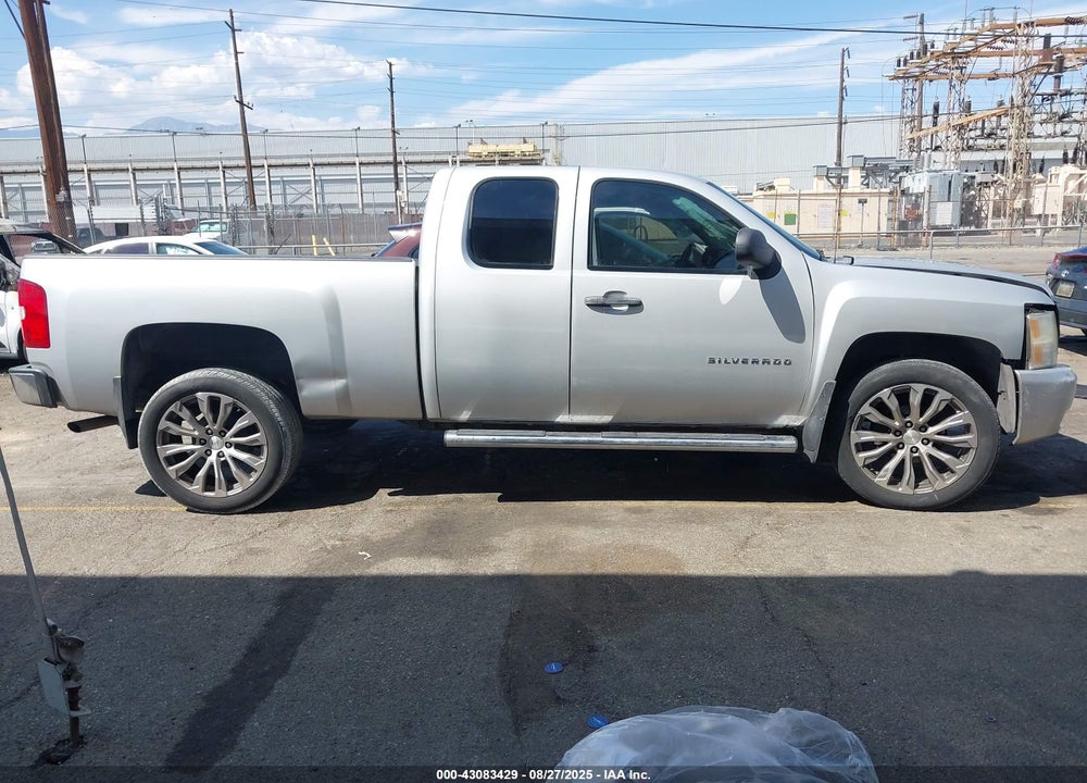 2011 CHEVROLET SILVERADO 1500 VIN: 1GCRCSE01BZ318792