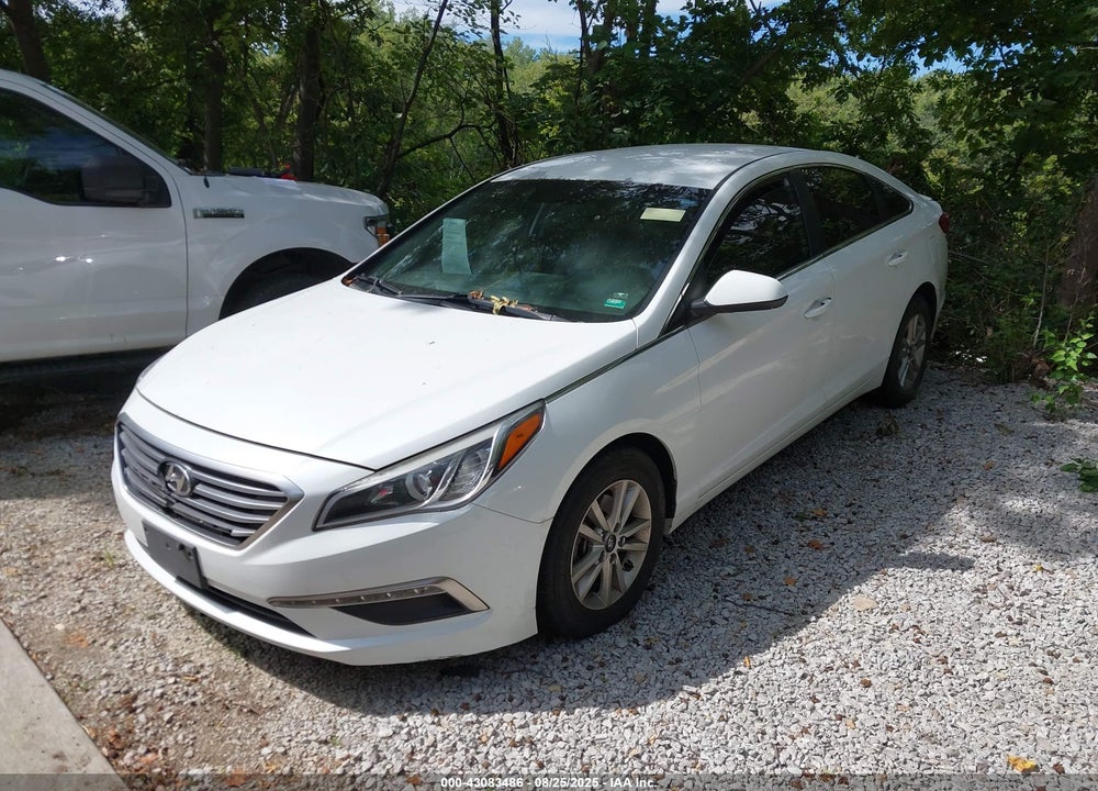 2015 HYUNDAI SONATA SE VIN: 5NPE24AF8FH138200