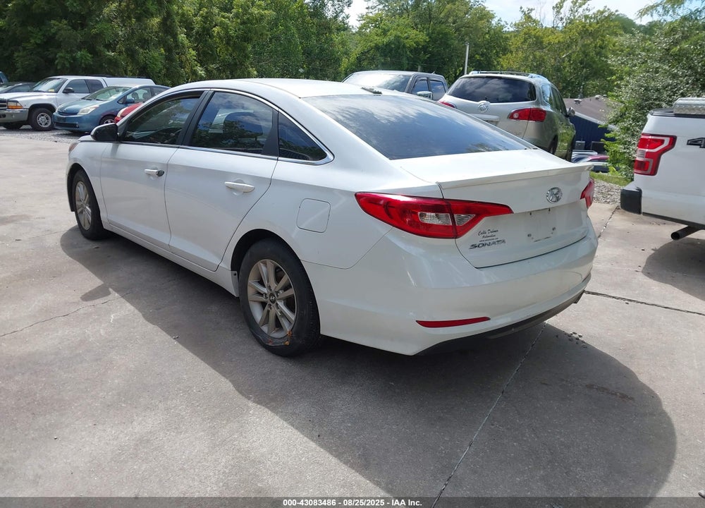 2015 HYUNDAI SONATA SE VIN: 5NPE24AF8FH138200