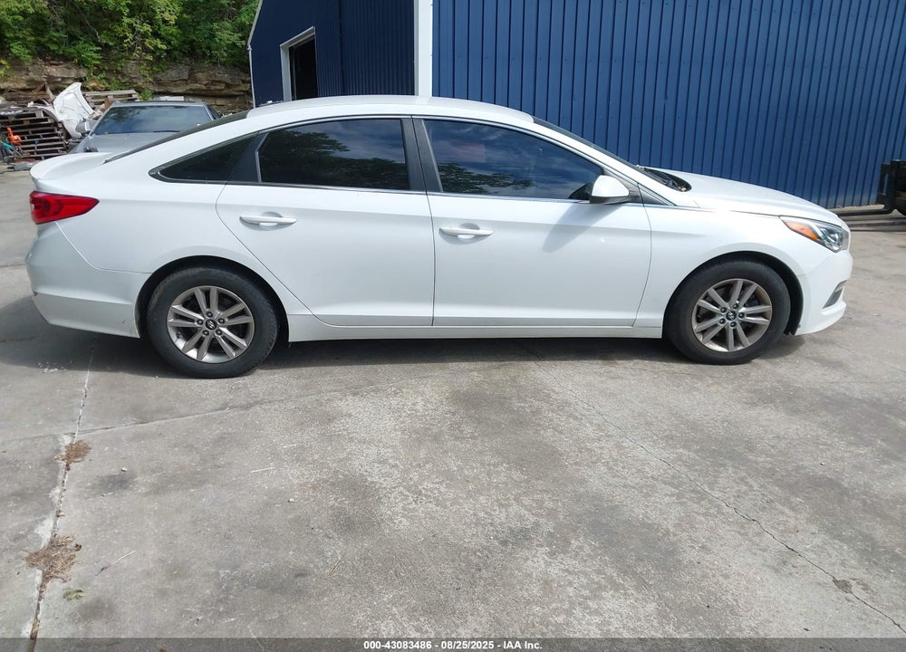 2015 HYUNDAI SONATA SE VIN: 5NPE24AF8FH138200
