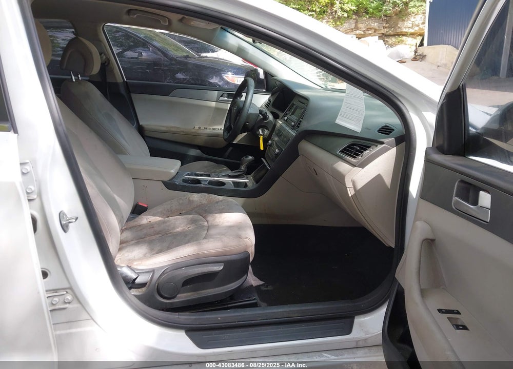 2015 HYUNDAI SONATA SE VIN: 5NPE24AF8FH138200