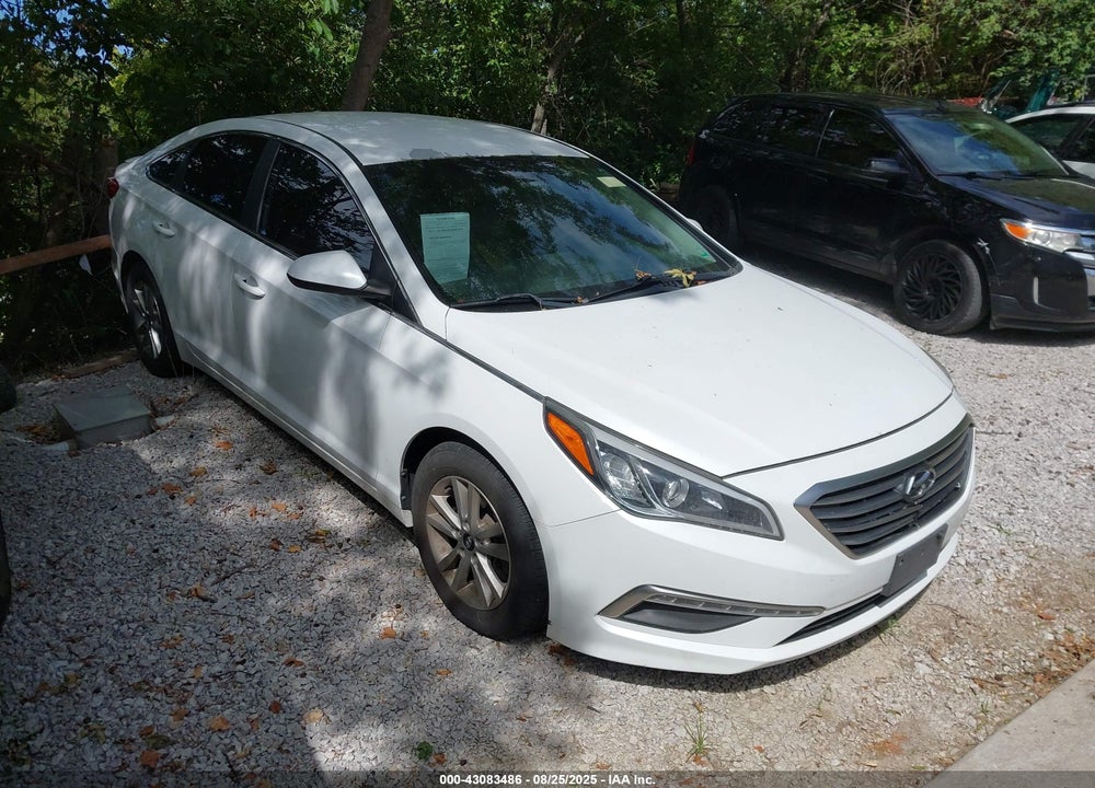 2015 HYUNDAI SONATA SE VIN: 5NPE24AF8FH138200