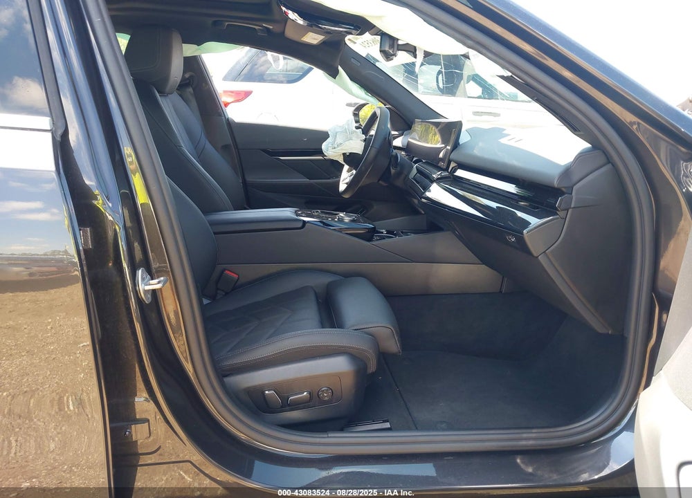 2025 BMW 530 I XDRIVE VIN: WBA53FJ04SCT20662