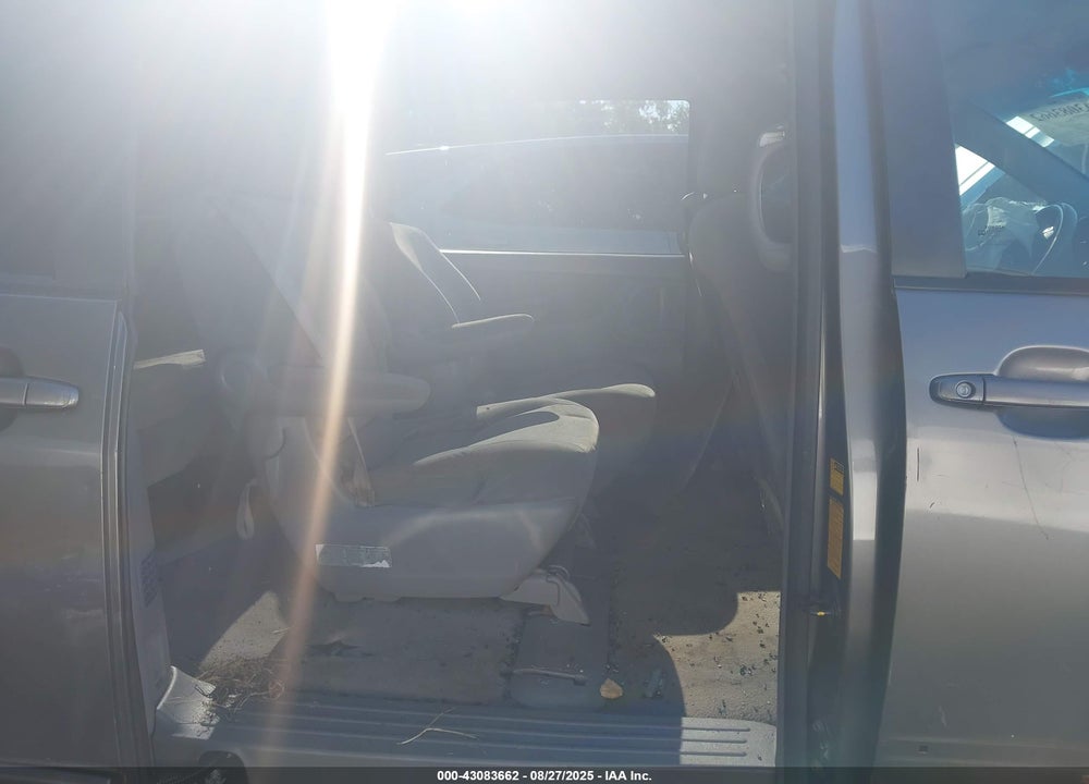 2004 TOYOTA SIENNA LE VIN: 5TDZA23C04S050096