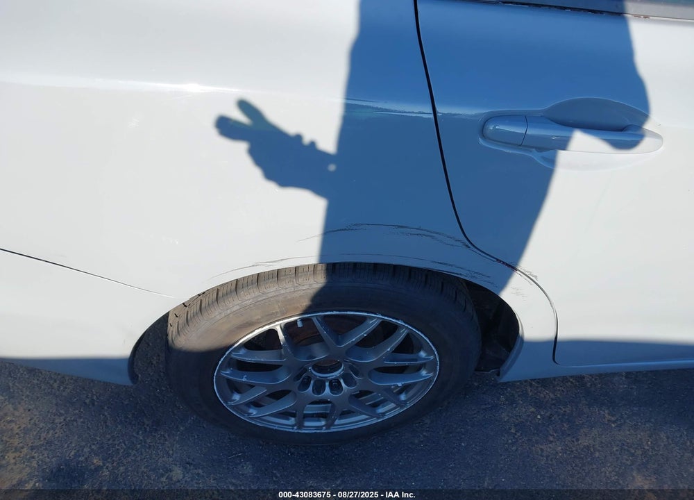 2012 HONDA CIVIC VIN: 2HGFB2F54CH591082