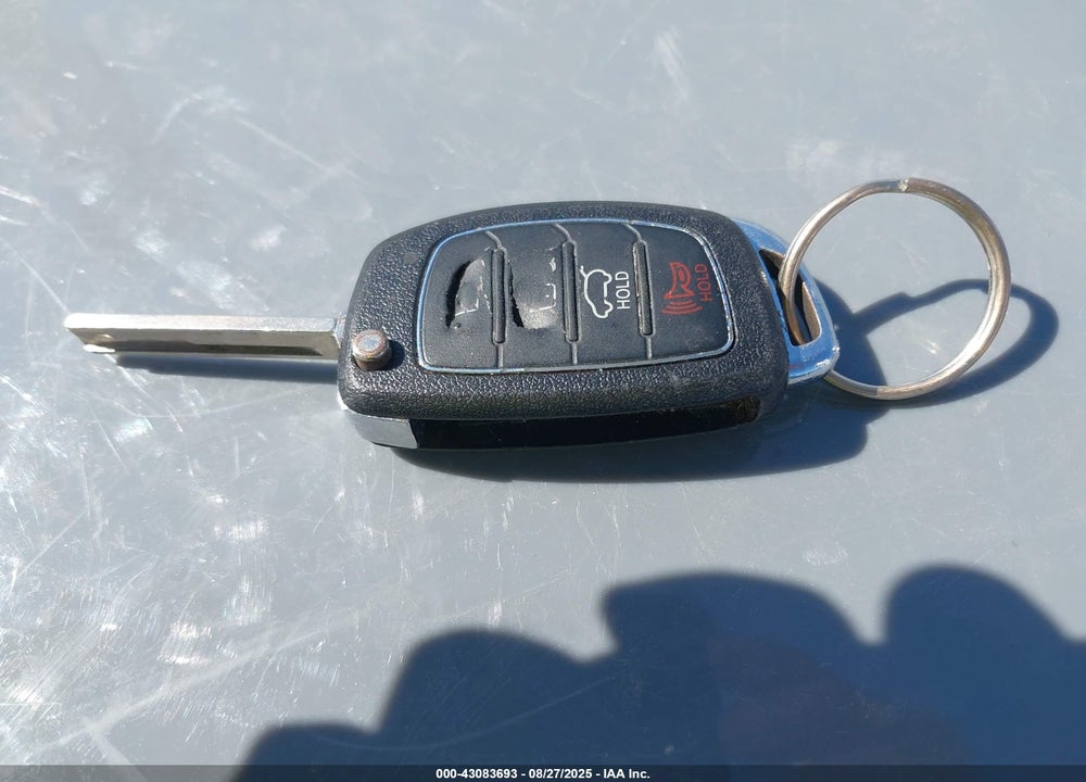 2013 HYUNDAI SANTA FE VIN: 5XYZU3LBXDG065853