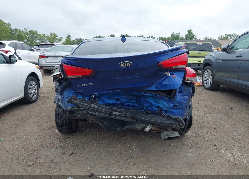 2018 KIA FORTE VIN: 3KPFL4A79JE219424