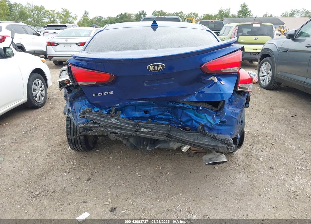 2018 KIA FORTE VIN: 3KPFL4A79JE219424