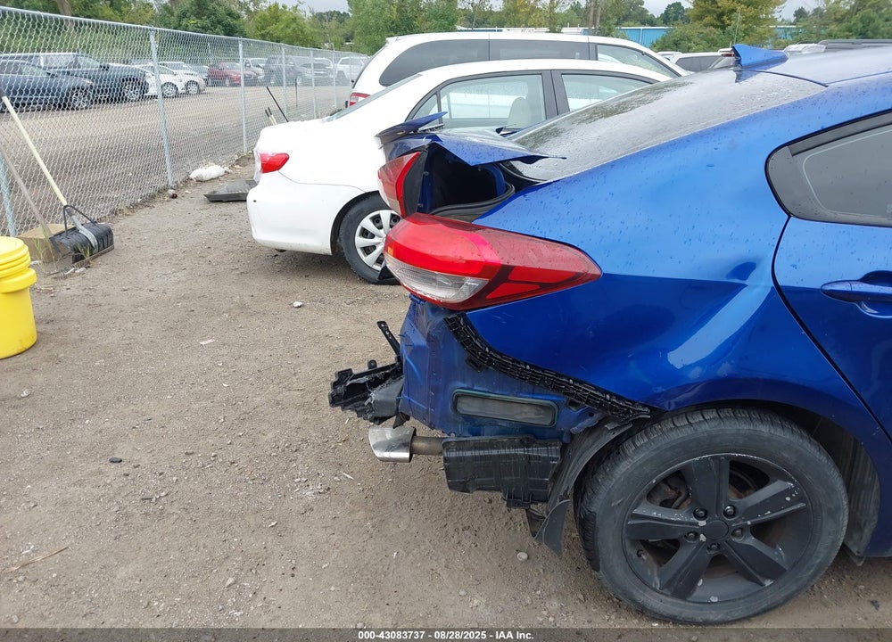 2018 KIA FORTE VIN: 3KPFL4A79JE219424