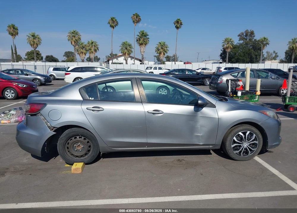 2013 MAZDA 3 VIN: JM1BL1UP8D1755636