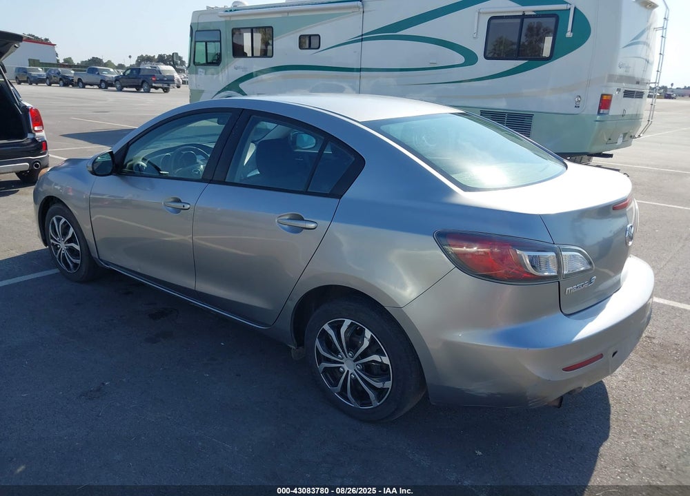 2013 MAZDA 3 VIN: JM1BL1UP8D1755636