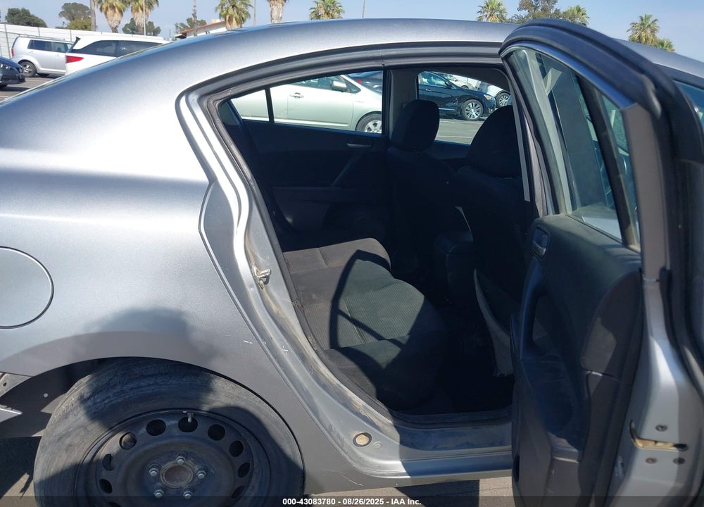 2013 MAZDA 3 VIN: JM1BL1UP8D1755636