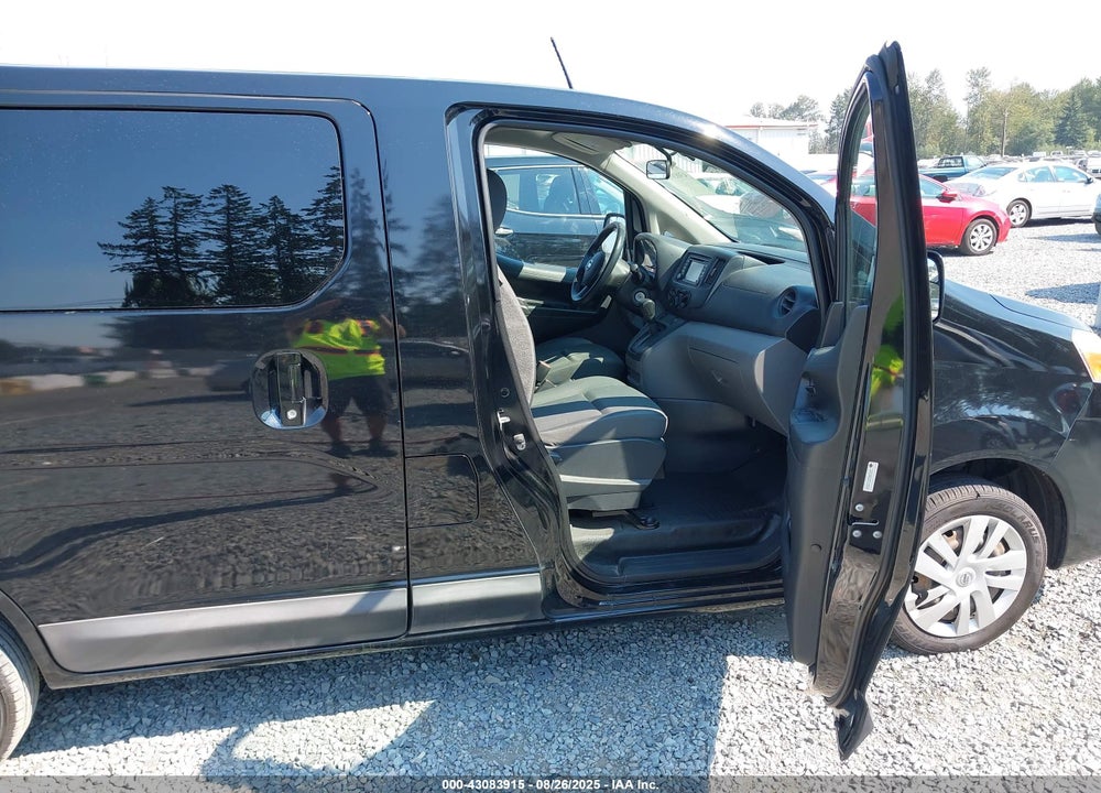 2015 NISSAN NV200 SV VIN: 3N6CM0KN6FK706155