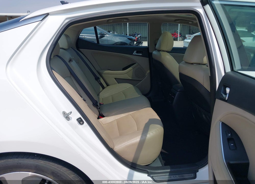 2015 KIA OPTIMA HYBRID VIN: KNAGN4AD7F5084657