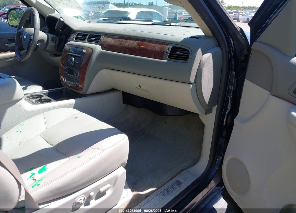 2008 CHEVROLET TAHOE LT VIN: 1GNFK13028J202535