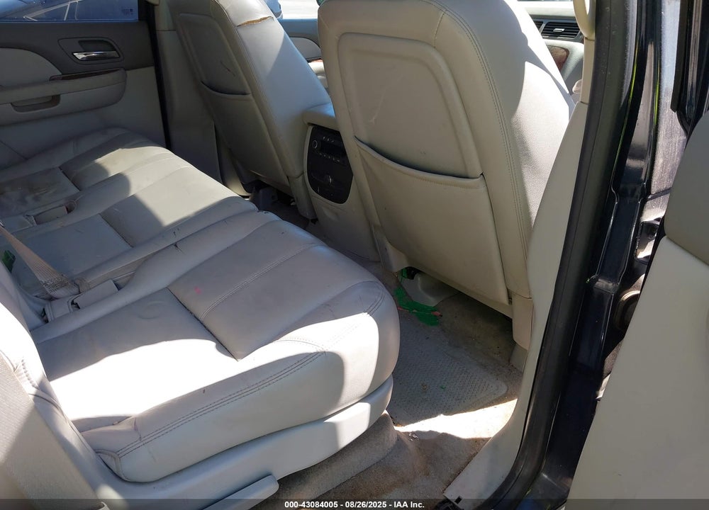 2008 CHEVROLET TAHOE LT VIN: 1GNFK13028J202535