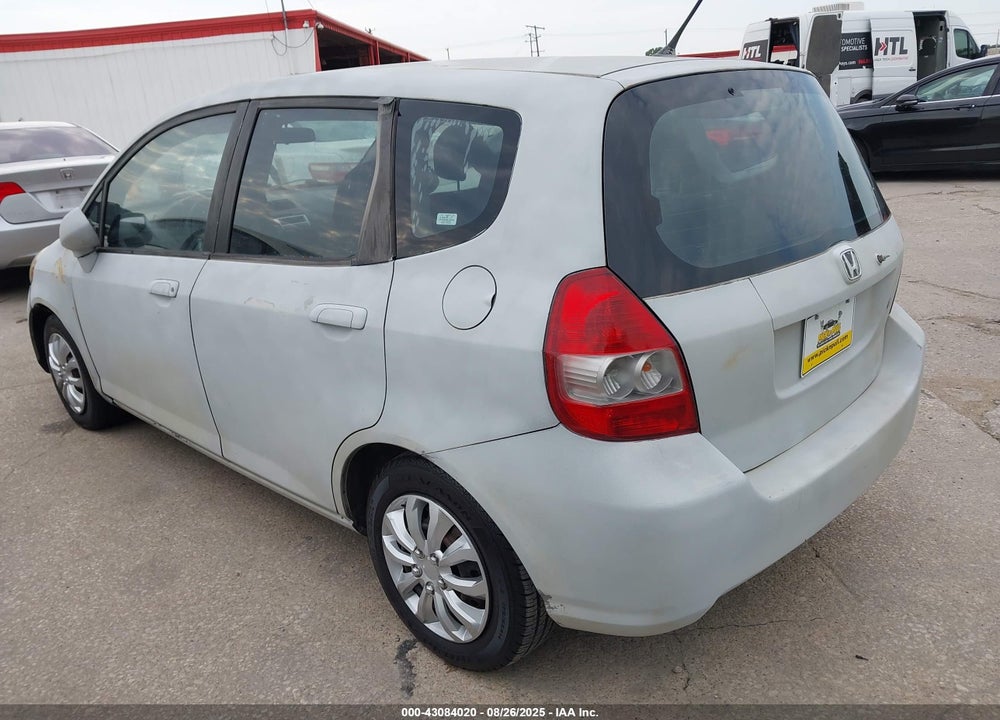 2007 HONDA FIT VIN: JHMGD38437S035558