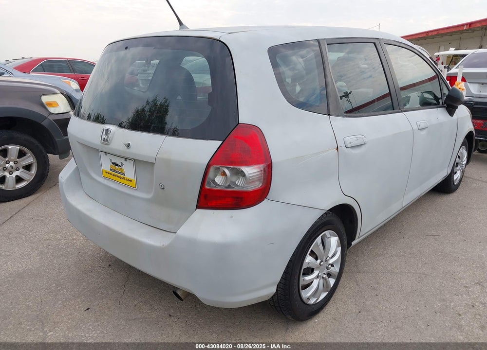 2007 HONDA FIT VIN: JHMGD38437S035558