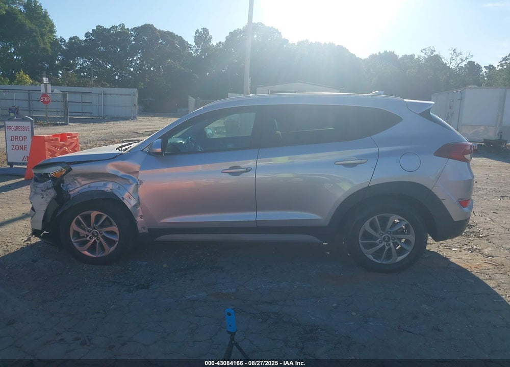 2018 HYUNDAI TUCSON VIN: KM8J33A48JU710879