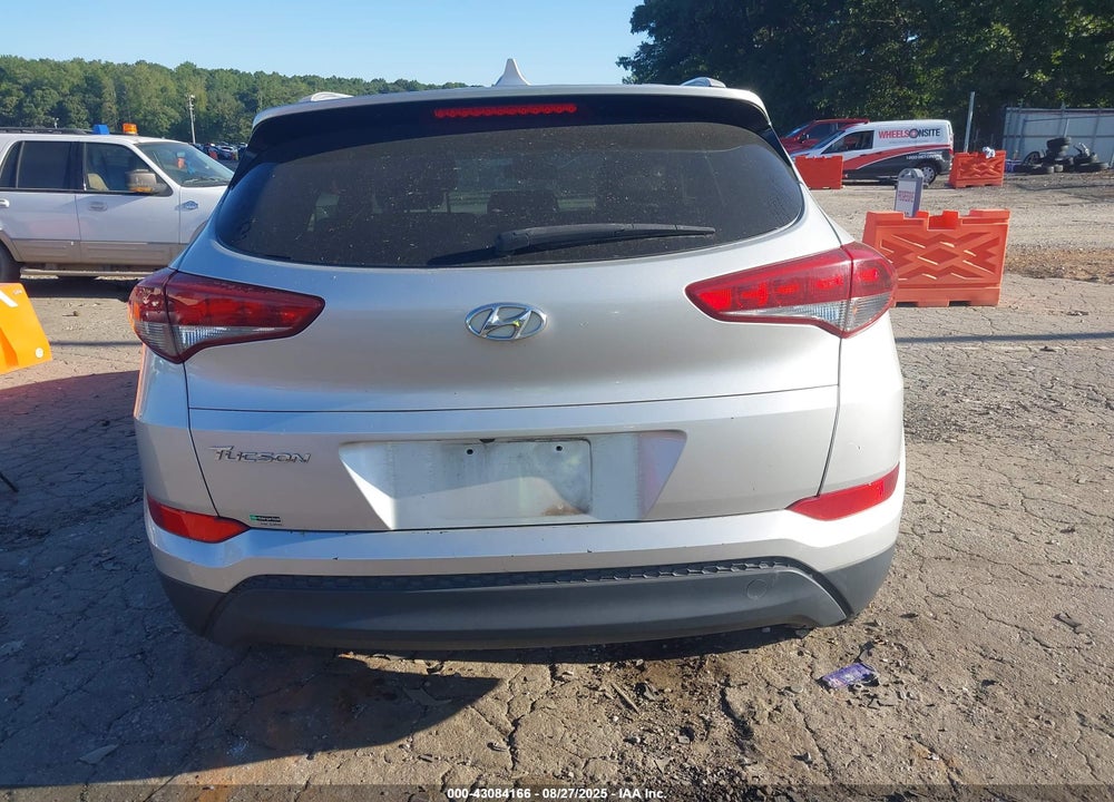 2018 HYUNDAI TUCSON VIN: KM8J33A48JU710879