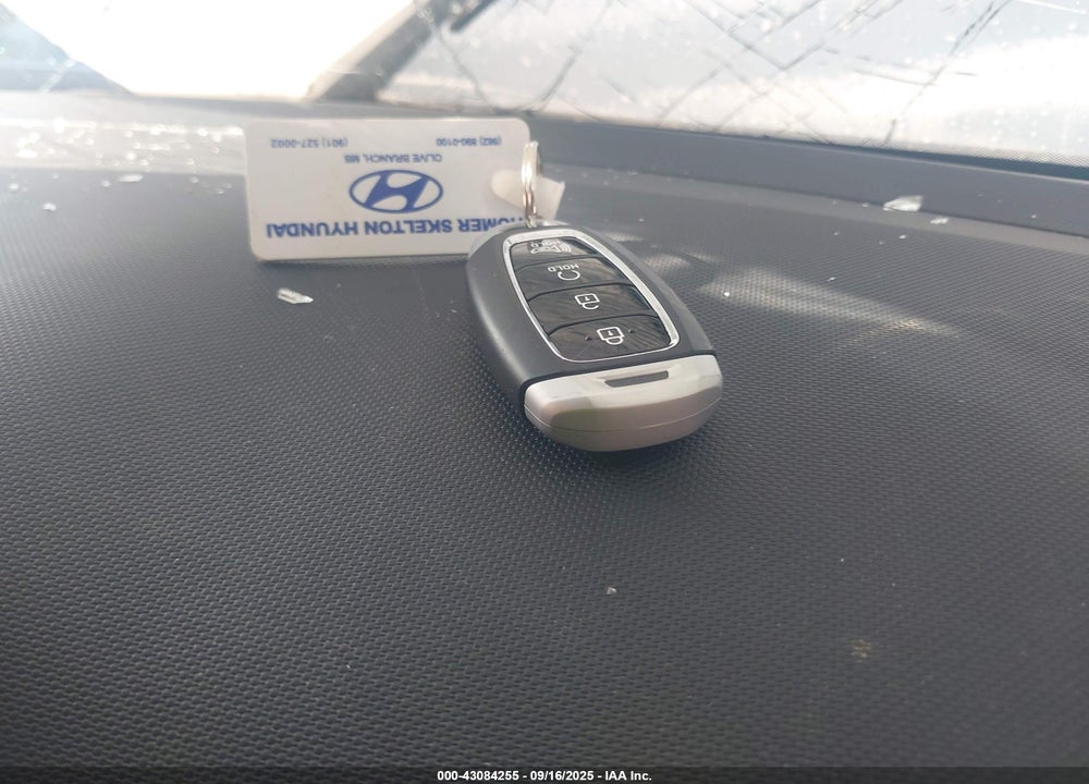 2022 HYUNDAI VENUE VIN: KMHRC8A37NU182443