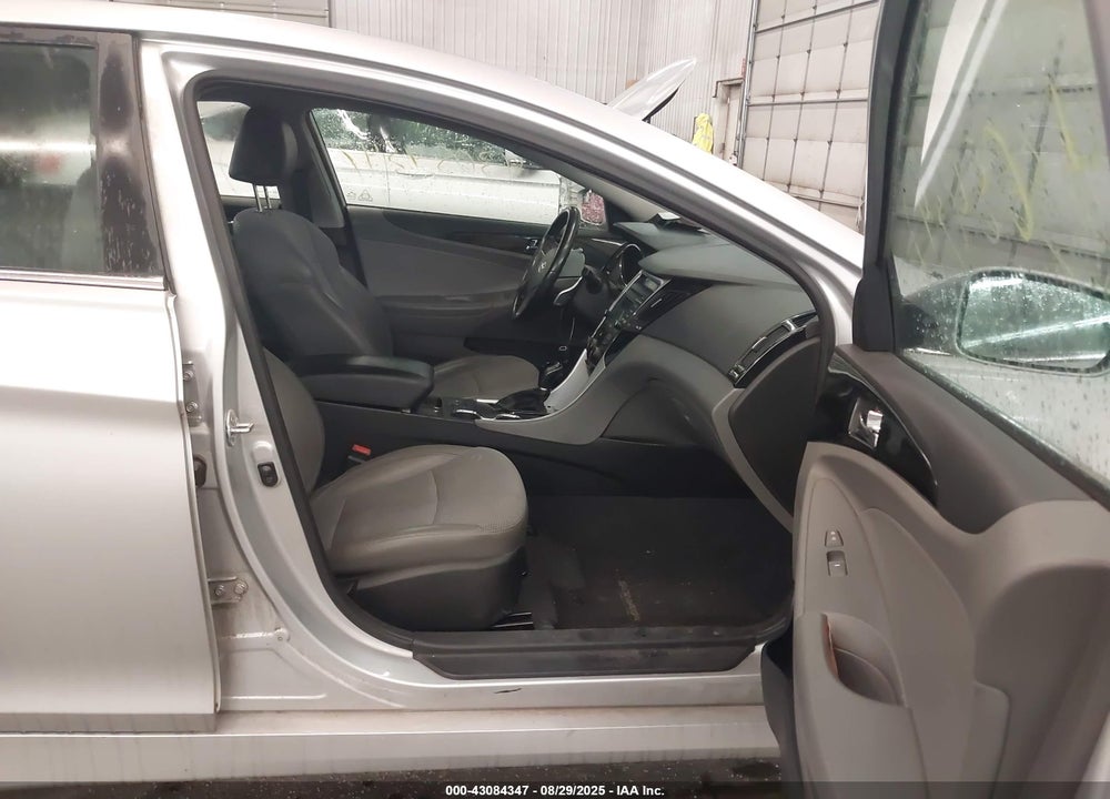 2014 HYUNDAI SONATA VIN: 5NPEC4AC3EH834318