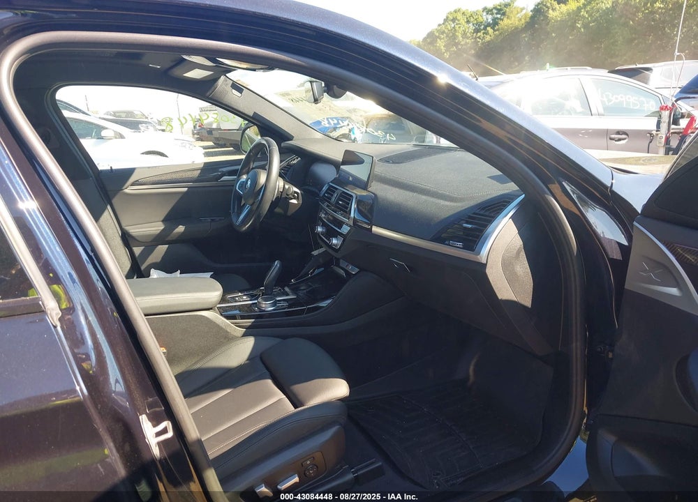 2021 BMW X4 VIN: 5UX2V5C01M9E04592