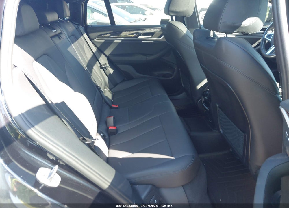 2021 BMW X4 VIN: 5UX2V5C01M9E04592