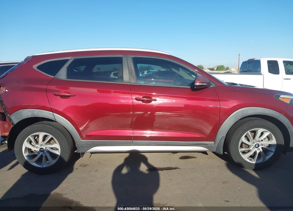 2017 HYUNDAI TUCSON VIN: KM8J33A2XHU361555