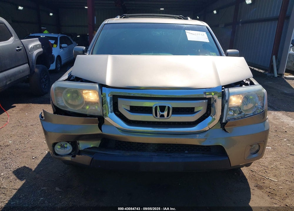 2011 HONDA PILOT VIN: 5FNYF4H70BB104566