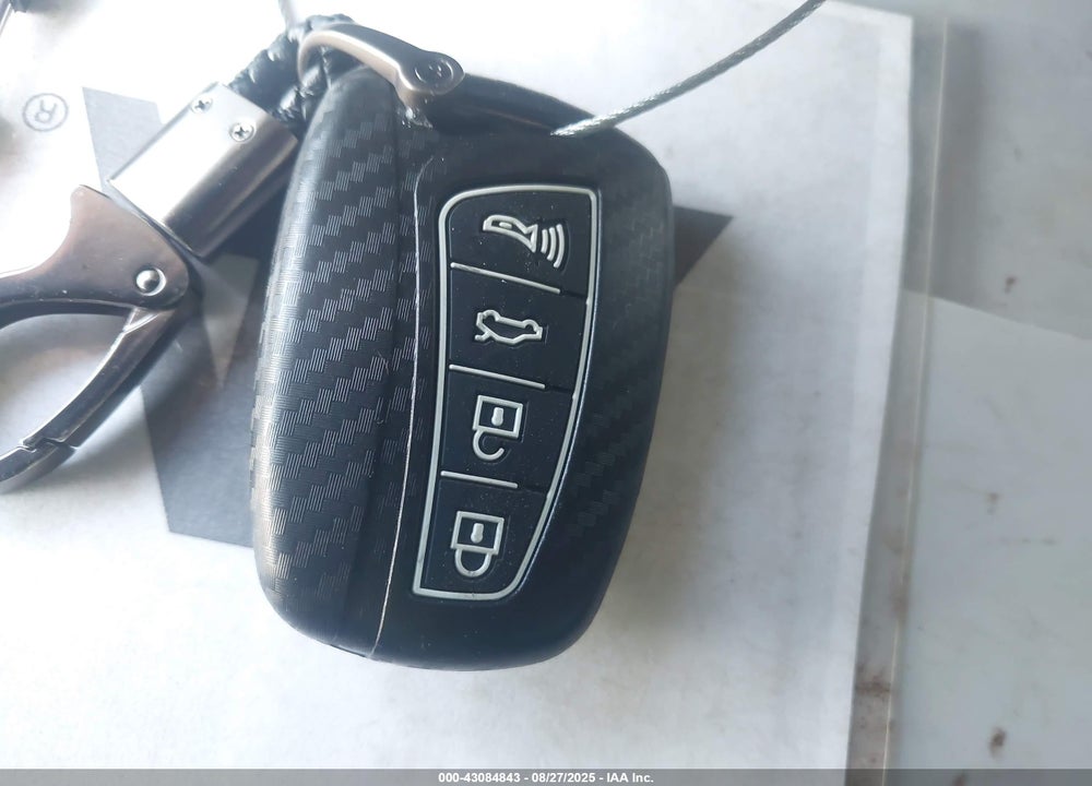 2018 HYUNDAI SANTA FE VIN: 5NMZU3LB9JH057132