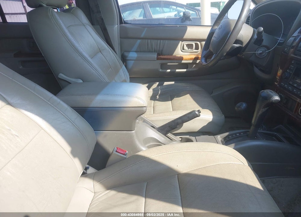 1998 INFINITI QX4 VIN: JNRAR05Y7WW037769