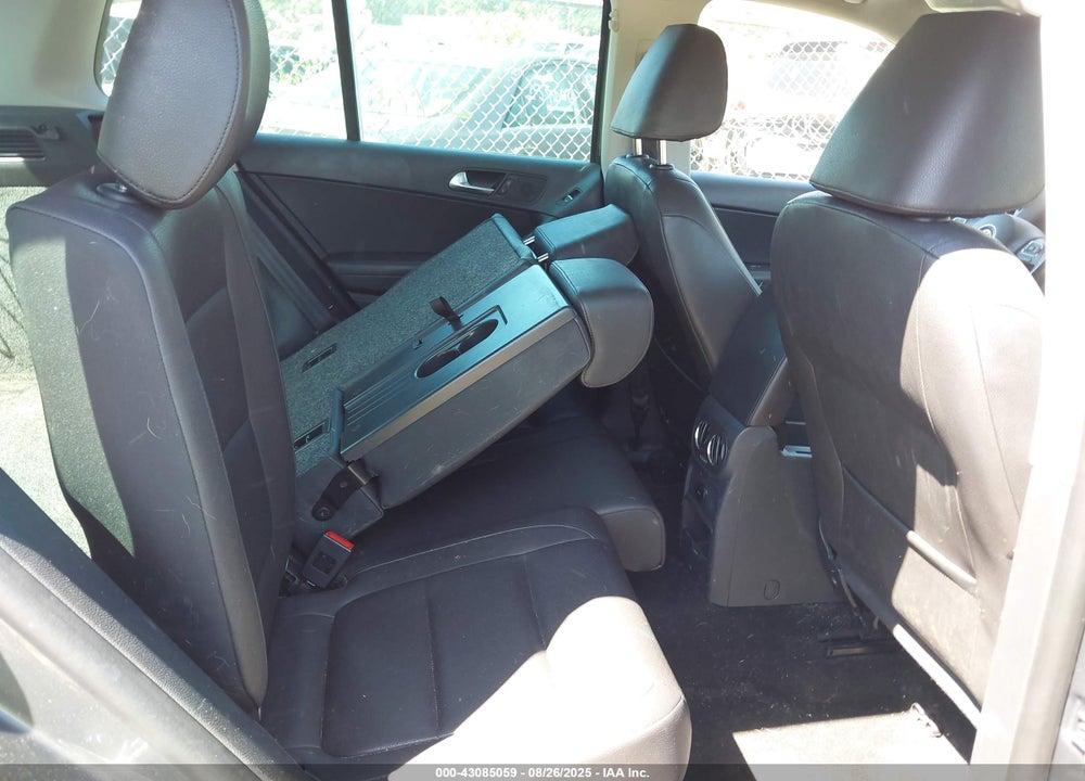 2013 VOLKSWAGEN TIGUAN VIN: WVGAV3AX5DW581996