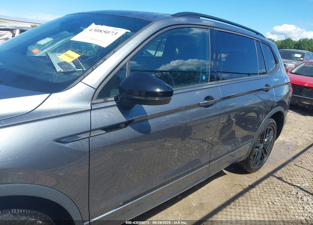 2022 VOLKSWAGEN TIGUAN 2.0T SE R-LINE BLACK VIN: 3VV8B7AX9NM066456