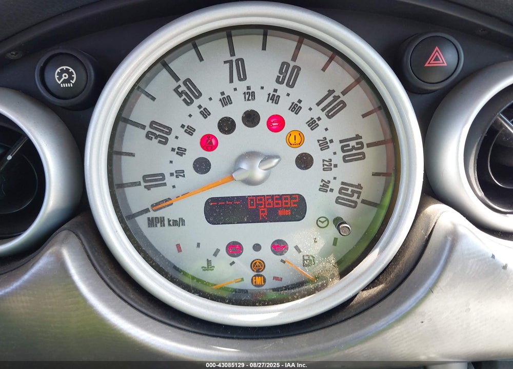2006 MINI COOPER S VIN: WMWRE335X6TJ33452