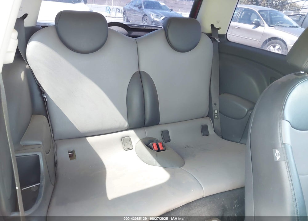 2006 MINI COOPER S VIN: WMWRE335X6TJ33452