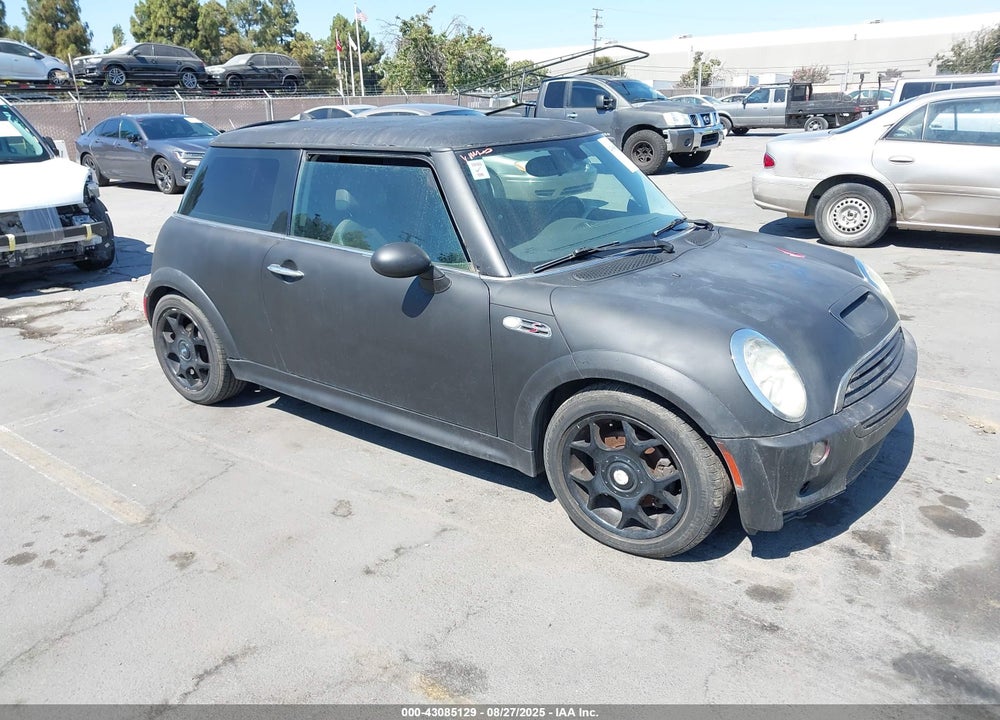 2006 MINI COOPER S VIN: WMWRE335X6TJ33452