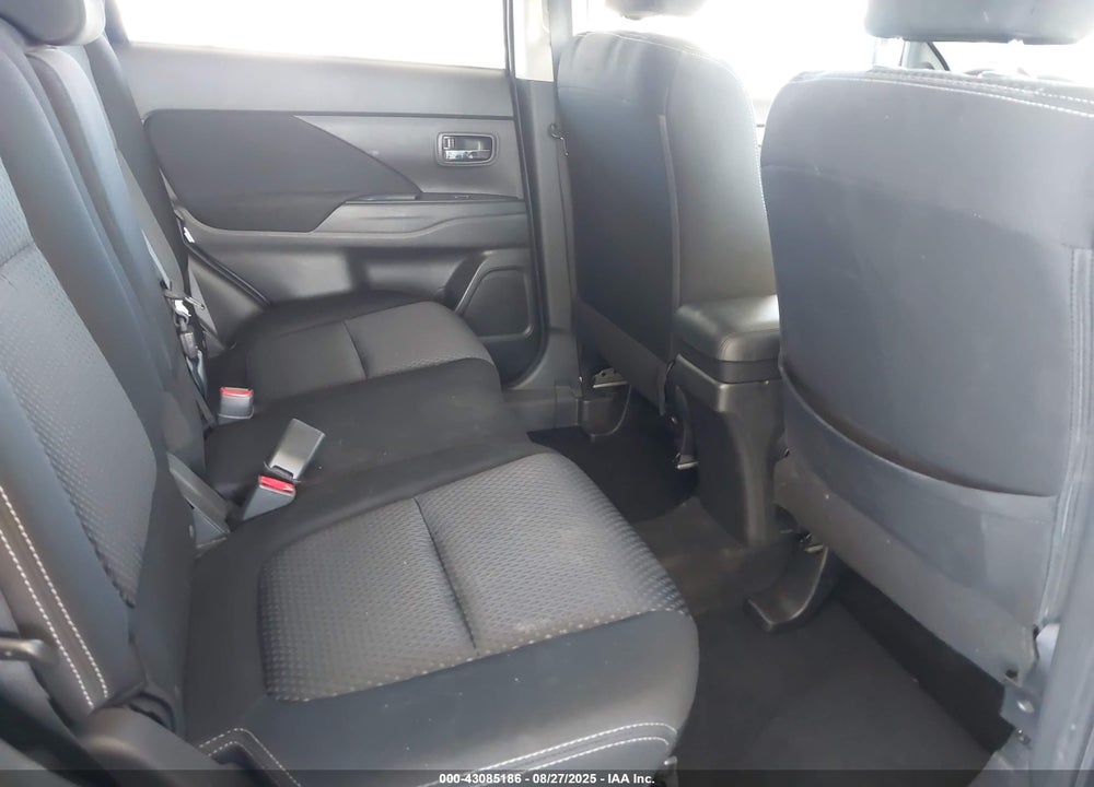 2018 MITSUBISHI OUTLANDER VIN: JA4AD2A3XJJ004947