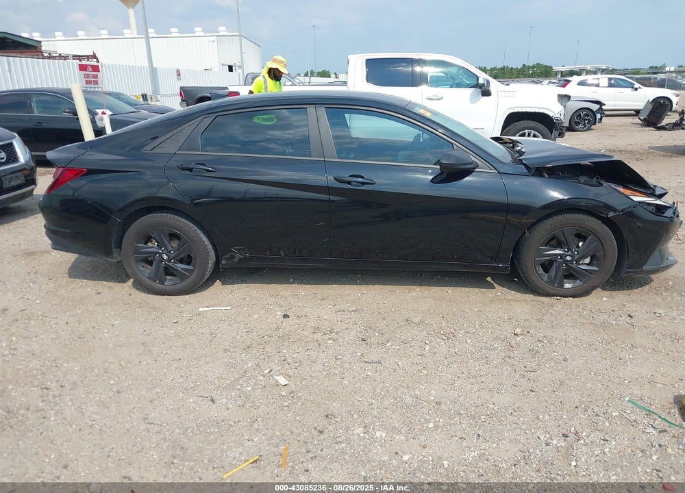 2021 HYUNDAI ELANTRA VIN: 5NPLS4AG8MH045576