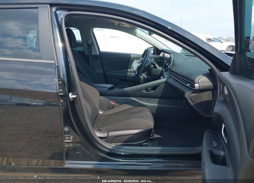 2021 HYUNDAI ELANTRA VIN: 5NPLS4AG8MH045576